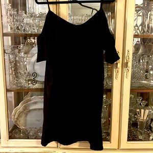 Black off the shoulder dress L